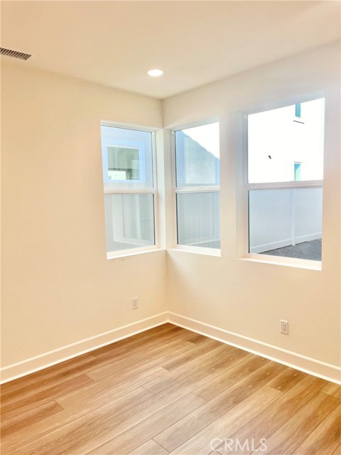 Detail Gallery Image 6 of 18 For 373 S Nevada Ave, Ventura,  CA 93004 - 4 Beds | 3 Baths