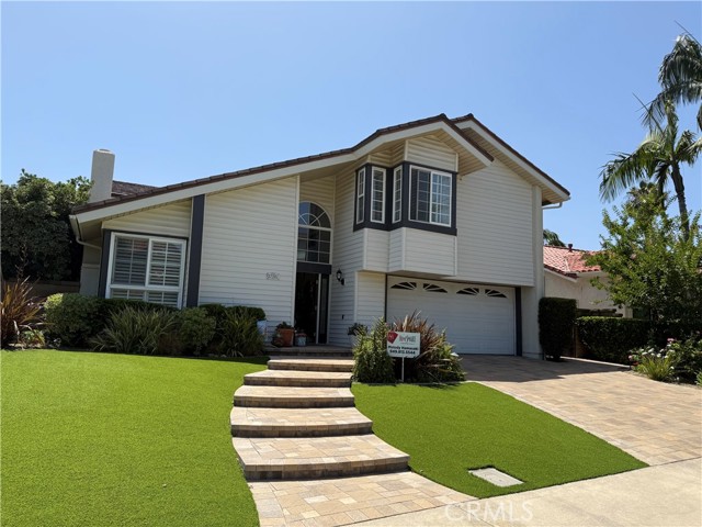 27201 Via Aurora, Mission Viejo CA: https://media.crmls.org/medias/d1048df9-c36b-4d0f-baf2-30de7b91e3e1.jpg