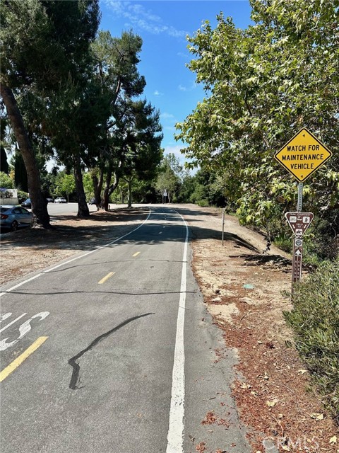 22471 Rippling Brook, Lake Forest CA: https://media.crmls.org/medias/d1049df2-8bf2-42d3-a070-2a0206276550.jpg