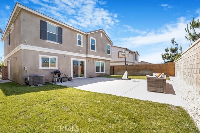 5532 Bertini Way, Fontana CA: https://media.crmls.org/medias/d104ed0b-1d18-4183-a2dc-39a183cfb95e.jpg