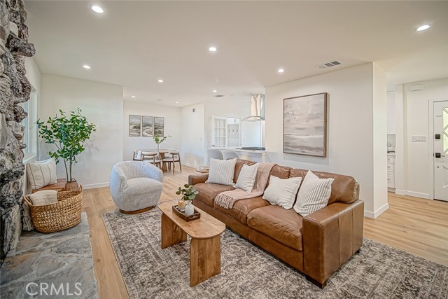 Detail Gallery Image 12 of 74 For 9851 Shadow Island, Sunland,  CA 91040 - 3 Beds | 2 Baths