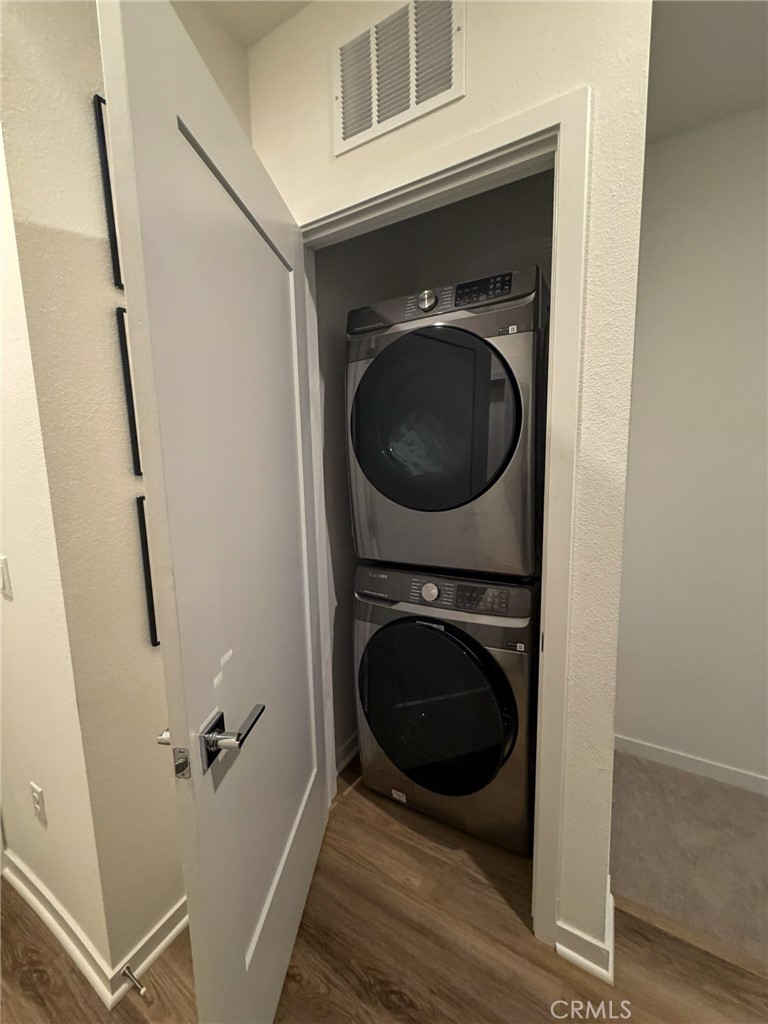 https://media.crmls.org/medias/d10681b6-6a5c-4f25-ba8f-307c181412ee.jpg?preset=X-Large