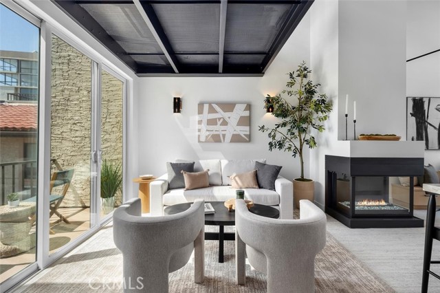 555 Esplanade, Redondo Beach CA: https://media.crmls.org/medias/d106ff8d-7055-44ad-8a50-c78e19d71cec.jpg