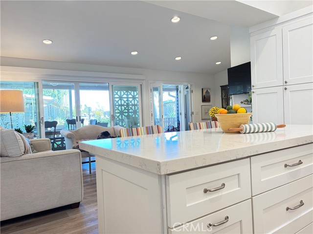 Detail Gallery Image 11 of 25 For 1340 Kenwood Rd M7-156j,  Seal Beach,  CA 90740 - 2 Beds | 1 Baths