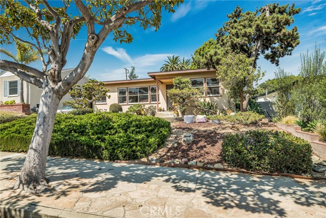 1324 Helberta Ave, Redondo Beach, California 90277, 3 Bedrooms Bedrooms, ,1 BathroomBathrooms,Residential,Sold,Helberta Ave,SB21199109