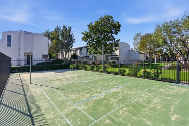 Detail Gallery Image 24 of 24 For 2100 W Palmyra #33,  Orange,  CA 92868 - 3 Beds | 1/1 Baths