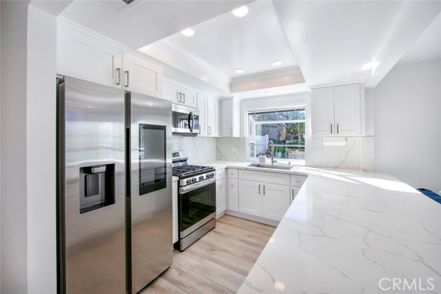 Detail Gallery Image 3 of 47 For 918 Hyde Ct, Costa Mesa,  CA 92626 - 4 Beds | 2/1 Baths