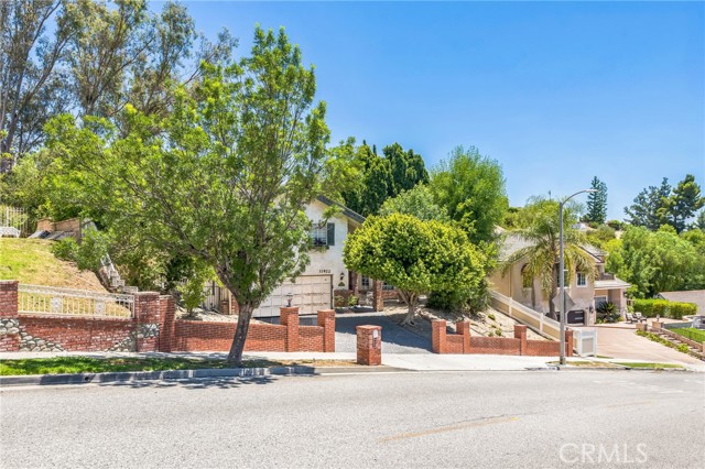 Detail Gallery Image 3 of 15 For 11922 Louise Ave, Granada Hills,  CA 91344 - 4 Beds | 3 Baths