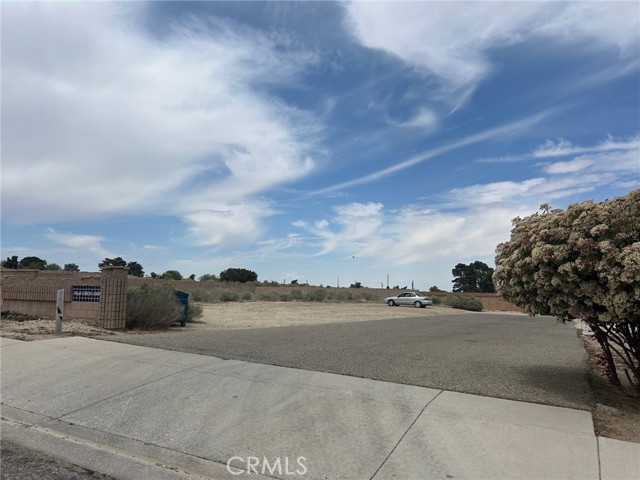 Detail Gallery Image 2 of 4 For 9580 Conicera Ct, Phelan,  CA 92371 - – Beds | – Baths