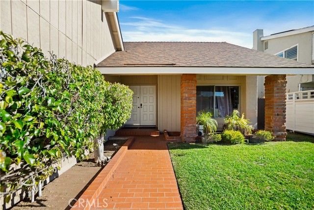 Detail Gallery Image 3 of 29 For 19782 Felcliff, Huntington Beach,  CA 92646 - 5 Beds | 3 Baths