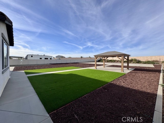https://media.crmls.org/medias/d10d1586-edc2-4346-a387-37626c397dab.jpg?preset=X-Large