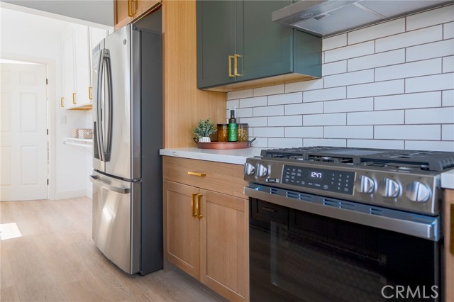 Detail Gallery Image 3 of 39 For 945 N Summer, Anaheim,  CA 92805 - 4 Beds | 3 Baths