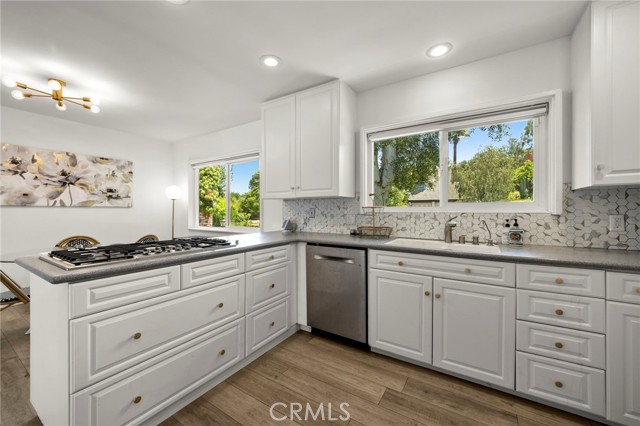 4135 Picasso Avenue, Woodland Hills CA: https://media.crmls.org/medias/d10e8498-f6b8-46f7-b1ac-dc708a6c8fd6.jpg