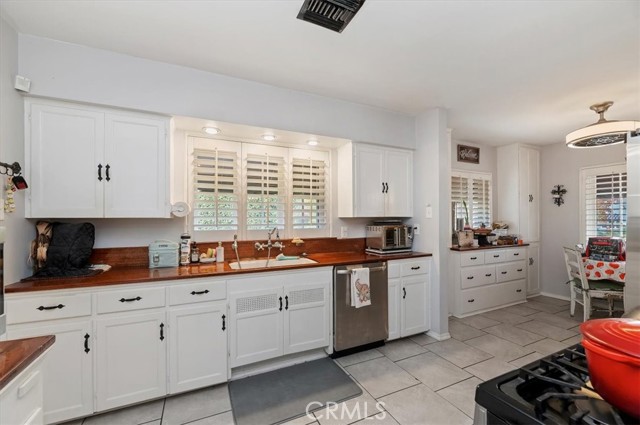 Detail Gallery Image 18 of 38 For 3630 Castle Reagh, Riverside,  CA 92506 - 3 Beds | 2/1 Baths