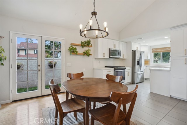 1027 W Rainbow Falls Way, Orange CA: https://media.crmls.org/medias/d10fc681-9bc3-45e7-bf96-a794fdbfa96f.jpg