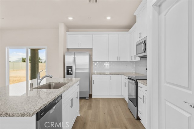 Detail Gallery Image 2 of 7 For 14853 Indigo, Apple Valley,  CA 92307 - 4 Beds | 2 Baths