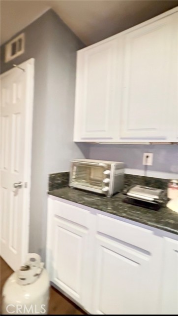 Detail Gallery Image 8 of 27 For 16937 Jurassic Pl, Victorville,  CA 92394 - 4 Beds | 3 Baths