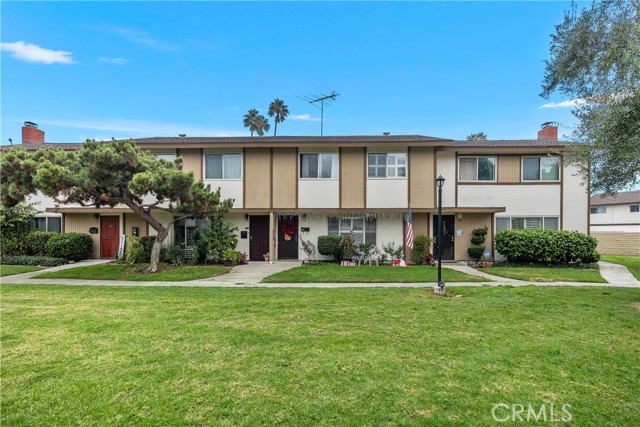 Detail Gallery Image 1 of 40 For 1722 Mitchell Ave #169,  Tustin,  CA 92780 - 4 Beds | 2/1 Baths