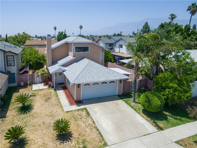 7980 Oleander Avenue, Fontana CA: https://media.crmls.org/medias/d1111114-cfb0-414d-8128-98434489ed2e.jpg