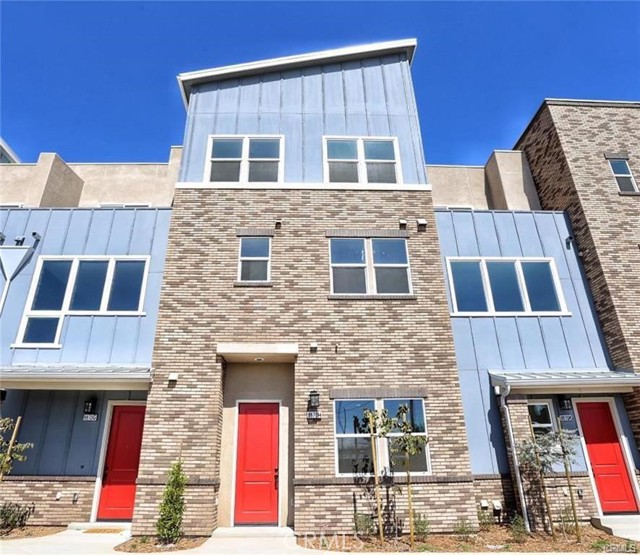8870 Camphor, Montclair CA: https://media.crmls.org/medias/d1115501-a60f-48ea-8123-679ddc01e916.jpg