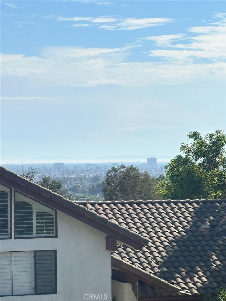 https://media.crmls.org/medias/d11187fd-b35e-4c5f-b861-49b5ce46ee01.jpg?preset=X-Large