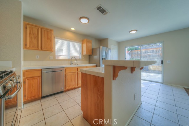 Detail Gallery Image 10 of 45 For 26773 Merced, Menifee,  CA 92584 - 4 Beds | 2/1 Baths