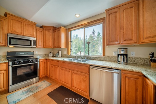 Detail Gallery Image 26 of 56 For 27391 Cottonwood Ln, Lake Arrowhead,  CA 92317 - 4 Beds | 3/1 Baths