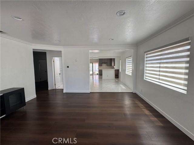 11043 Bexley Drive, Whittier CA: https://media.crmls.org/medias/d113d76f-d68c-4540-8c53-dd09c00610a8.jpg