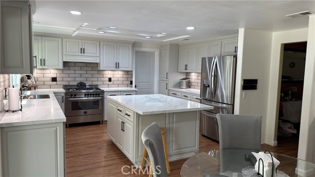 1931 N Redding Way, Upland CA: https://media.crmls.org/medias/d1140985-0495-4592-abfe-4aa51566b7c9.jpg