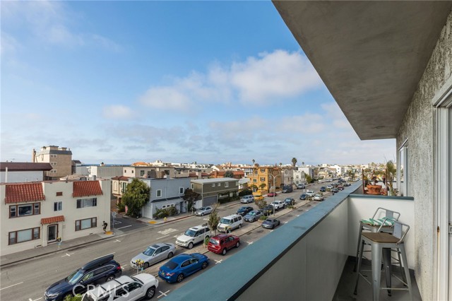 Detail Gallery Image 7 of 16 For 412 Hermosa Ave #C,  Hermosa Beach,  CA 90254 - 2 Beds | 1 Baths