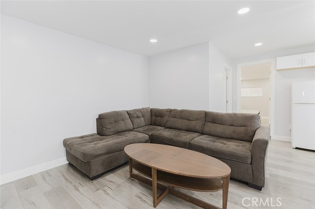 Detail Gallery Image 5 of 19 For 8407 Terhune, Sun Valley,  CA 91352 - 1 Beds | 1 Baths