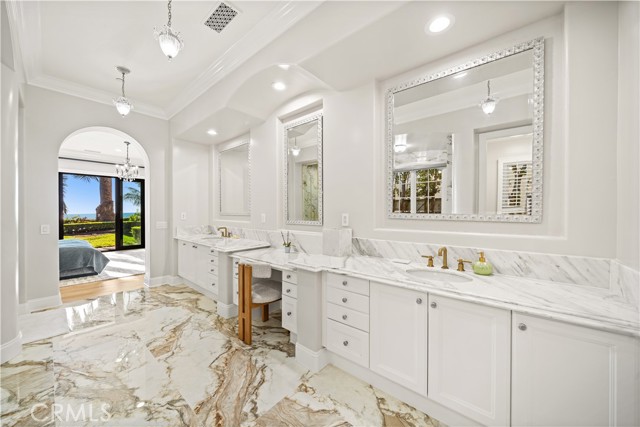24 Scenic Bluff, Newport Coast CA: https://media.crmls.org/medias/d114c1ff-85b3-4897-86e6-225ee562d6ca.jpg