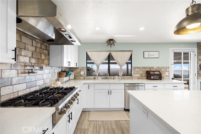 29740 Nogues Road, Nuevo CA: https://media.crmls.org/medias/d1150000-18b3-47ba-a6bc-7fc492970676.jpg