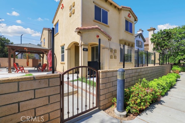 Detail Gallery Image 4 of 43 For 805 Piru Ct, Corona,  CA 92878 - 4 Beds | 2/1 Baths