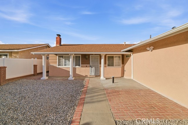 Detail Gallery Image 2 of 38 For 24305 Wabuska, Newhall,  CA 91321 - 6 Beds | 3 Baths