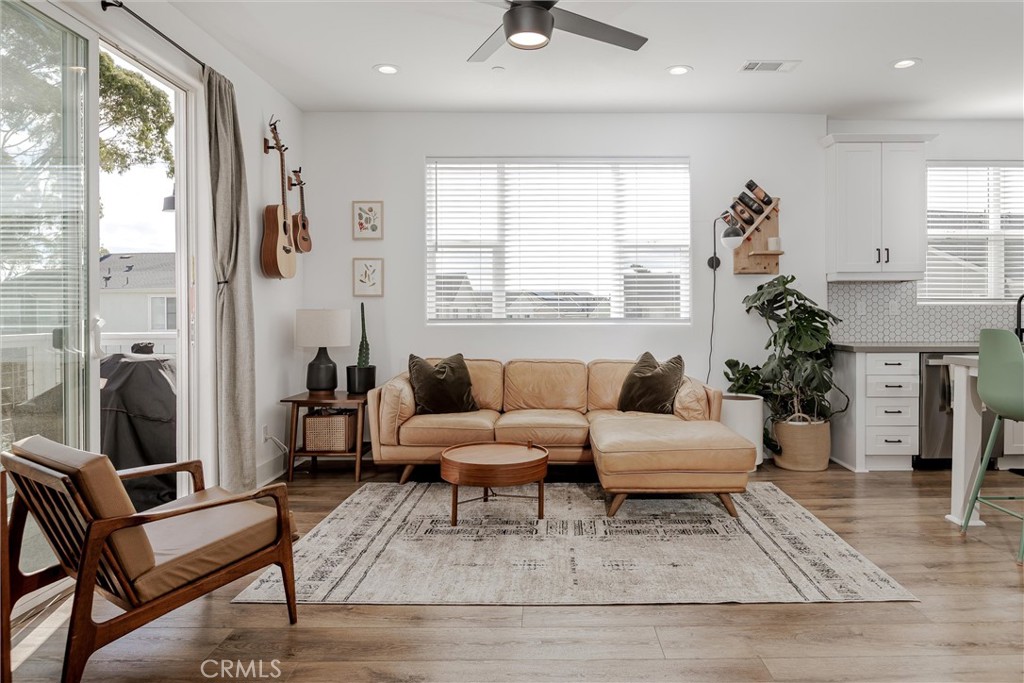 https://media.crmls.org/medias/d1166068-ff91-4411-91a9-0ae61ac11234.jpg?preset=X-Large