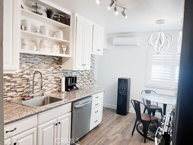 Detail Gallery Image 14 of 21 For 1350 Oak, Lake Arrowhead,  CA 92352 - 2 Beds | 1/1 Baths