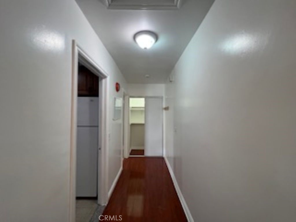 https://media.crmls.org/medias/d116a9d7-059b-419f-ab94-9ceacceb27a1.jpg?preset=X-Large