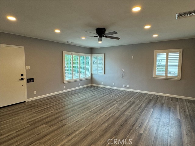 204 E I Street, Ontario CA: https://media.crmls.org/medias/d116af1c-e49e-423e-8c5d-de4c705a1529.jpg