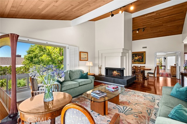 Detail Gallery Image 12 of 37 For 15 Skysail Dr, Corona Del Mar,  CA 92625 - 2 Beds | 2 Baths