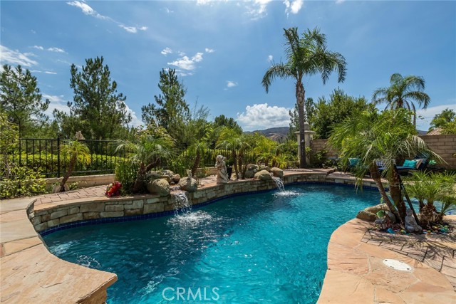 25808 Tennyson Lane, Stevenson Ranch CA: https://media.crmls.org/medias/d117ef53-ee37-4650-8d44-47aad0e693e3.jpg