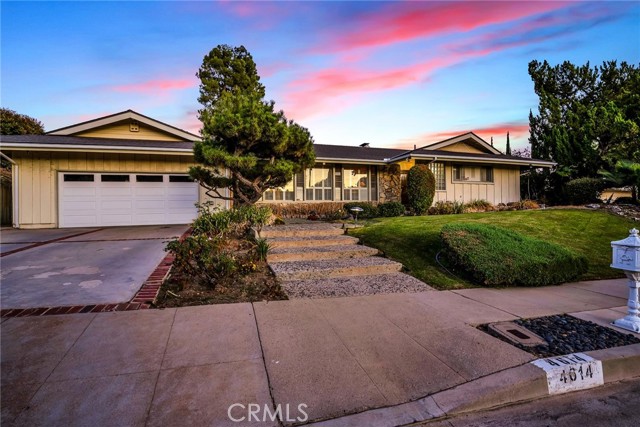 Detail Gallery Image 2 of 57 For 4614 La Subida Pl, Tarzana,  CA 91356 - 4 Beds | 3 Baths