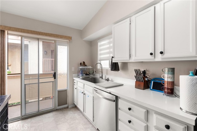 Detail Gallery Image 9 of 22 For 5160 Twilight Canyon #G,  Yorba Linda,  CA 92887 - 2 Beds | 2 Baths