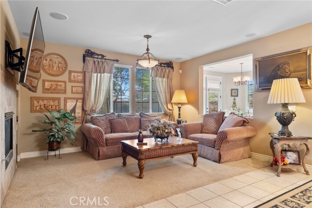 5206 Village Green Lane, Bakersfield CA: https://media.crmls.org/medias/d118d6d0-1b7b-4aba-b439-2ac6ccc26c18.jpg