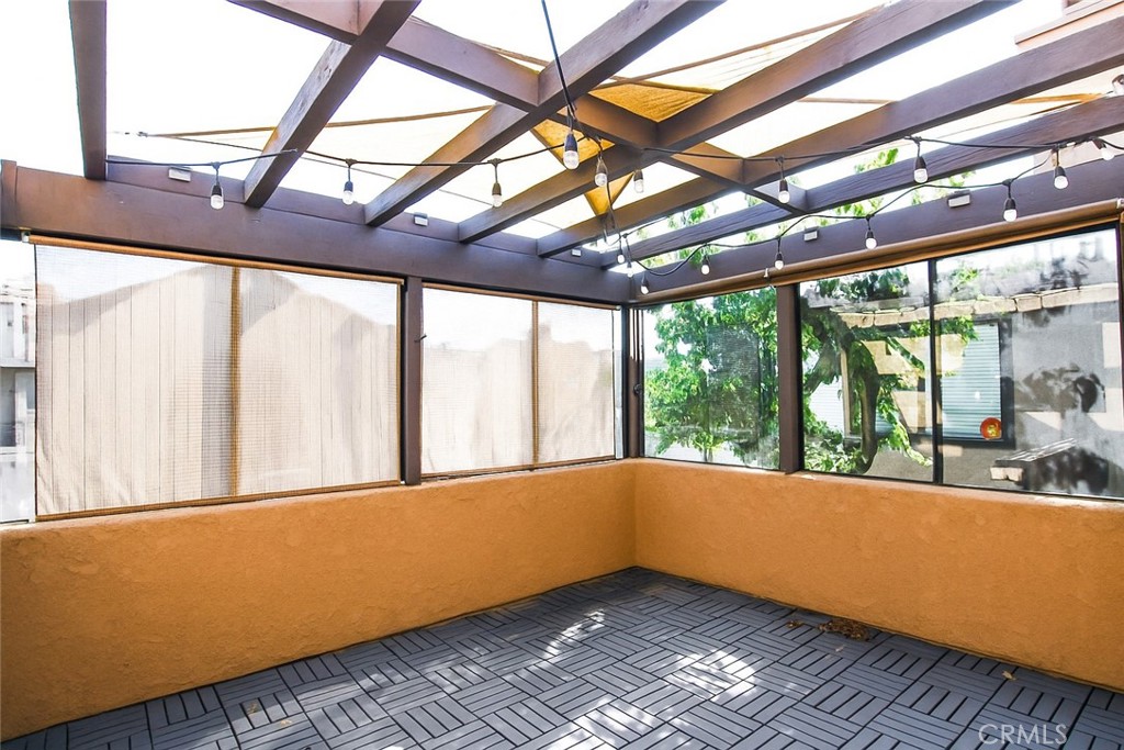 https://media.crmls.org/medias/d11a2b25-ed92-4632-a4cf-fd927f28ecb0.jpg?preset=X-Large