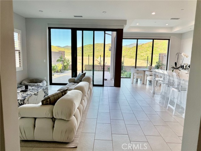 Detail Gallery Image 6 of 15 For 140 Tomahawk, Irvine,  CA 92618 - 4 Beds | 4 Baths