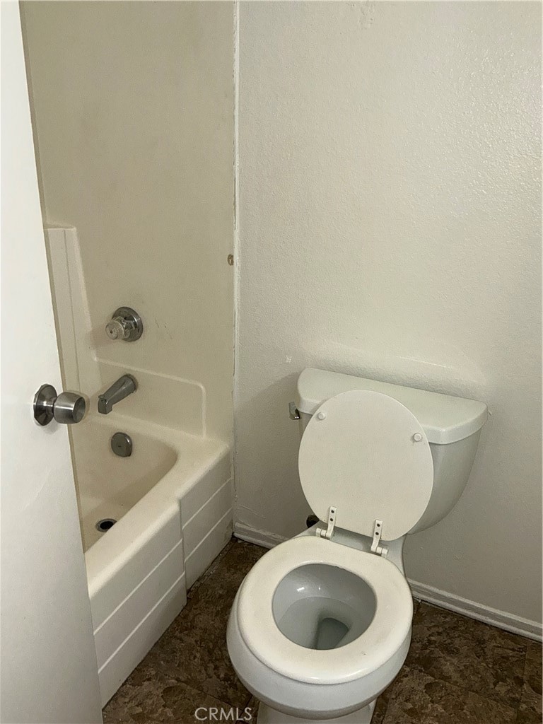 https://media.crmls.org/medias/d11d12a6-2554-4da1-a647-5f08d487e2ae.jpg?preset=X-Large
