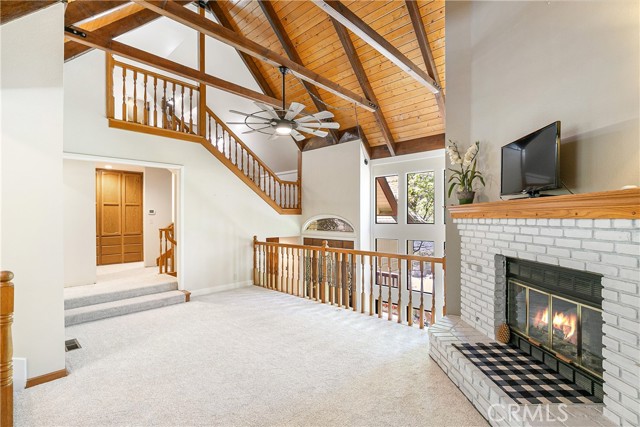 Detail Gallery Image 4 of 38 For 1078 Sandalwood Dr, Lake Arrowhead,  CA 02352 - 3 Beds | 2 Baths