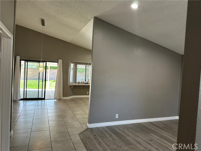 Detail Gallery Image 12 of 69 For 44002 32nd St, Lancaster,  CA 93536 - 4 Beds | 2 Baths