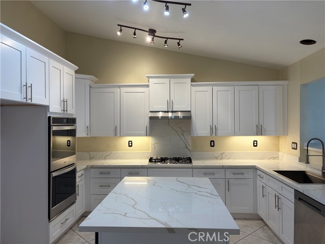 Detail Gallery Image 19 of 52 For 3834 N Silver Tree Ct, Rialto,  CA 92377 - 4 Beds | 2 Baths